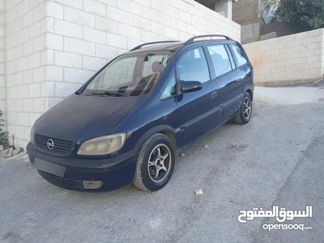 Used Opel Zafira in Nablus
