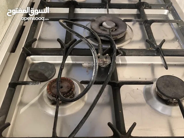 طباخ مكسور الباب