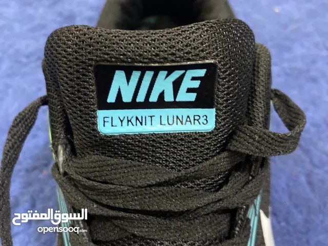 Nike Flyknite Lunar 3 sport used shoes size 9.5 condition is good