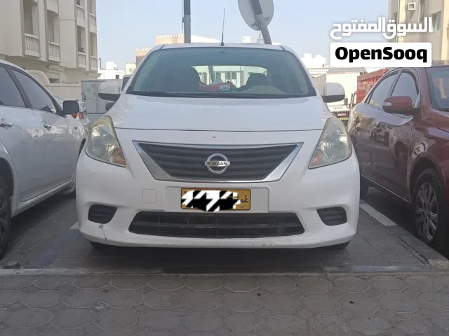 2013 نيسان صني Standard