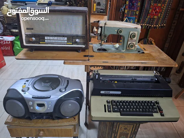 راديو قديم وطابعه