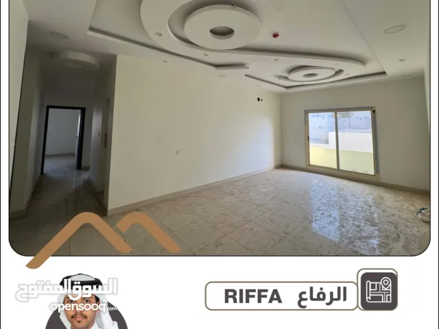 200 m2 5 Bedrooms Apartments for Sale in Southern Governorate Eastern Riffa