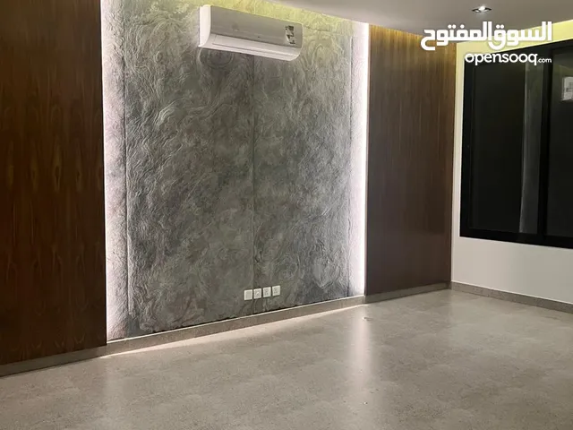 144 m2 3 Bedrooms Apartments for Rent in Al Riyadh Al Qirawan