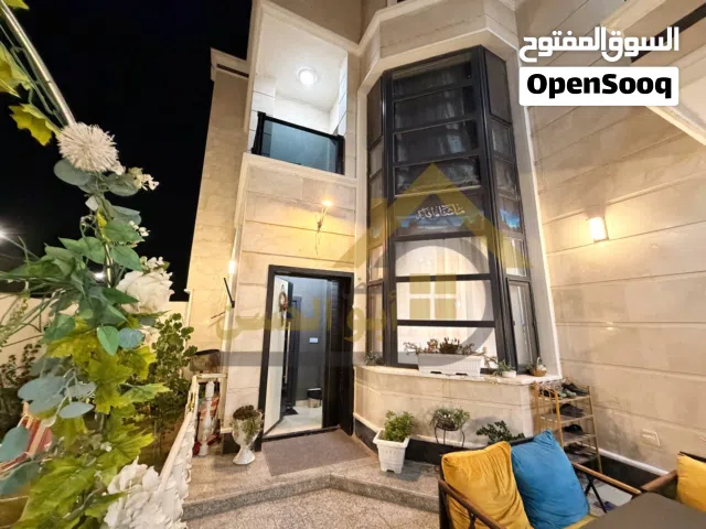 300 m2 5 Bedrooms Townhouse for Sale in Basra Al-Amal residential complex