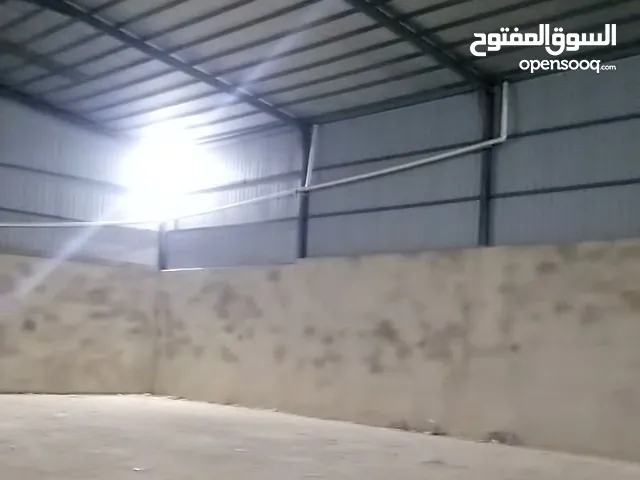هنجر للايجاربيت بوس جوار الجامعه اللبنانيه 1300$