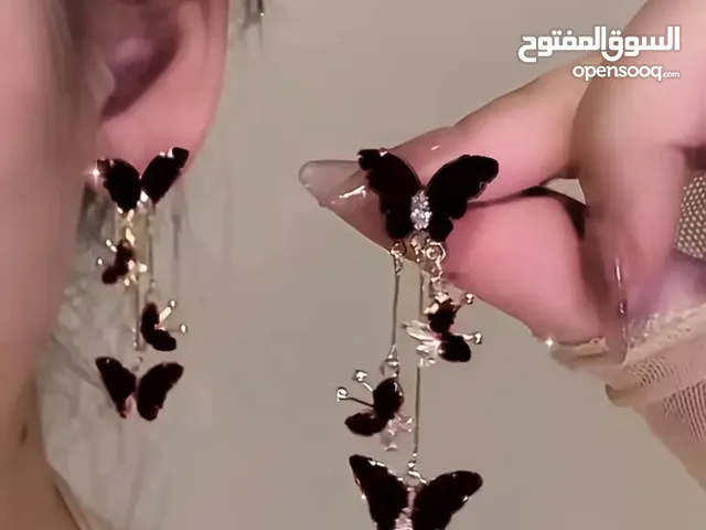 حلق نسائي للبيع مفرد او جملة باللونين ذهبي و فضي