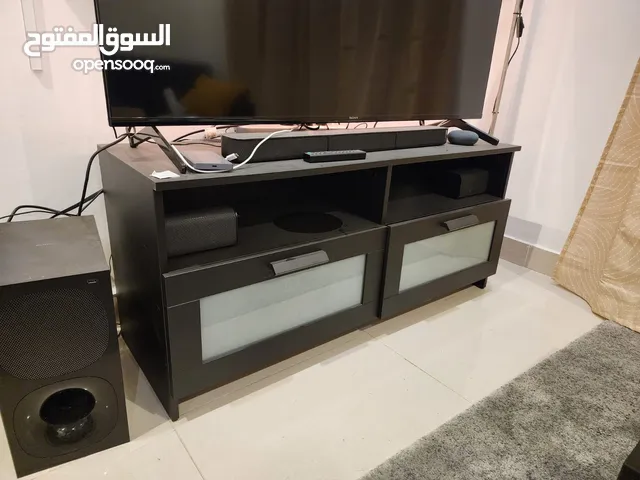 طاولة تلفزيون ايكيا - مستعمل