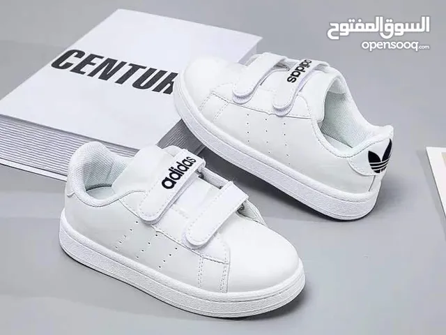 Boys Athletic Shoes in Muscat