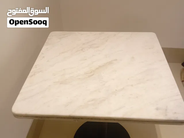 طاولات داخلي وخارجي