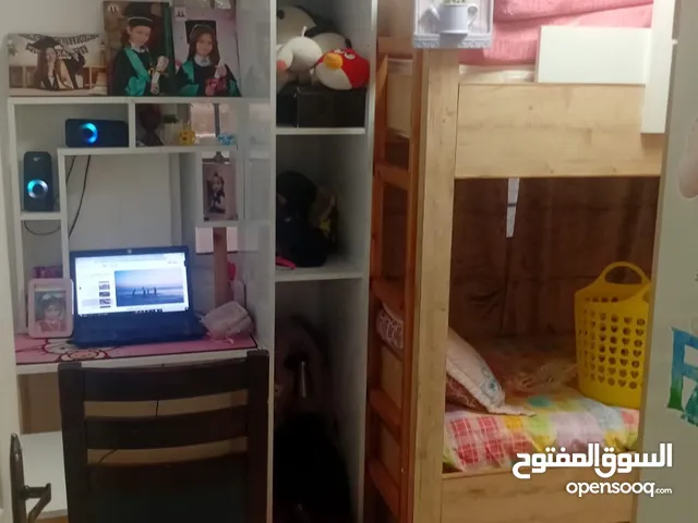 غرفه نوم تخت طبقتين مع كمان تخت جرار تفصيل خشب ساندويش قشره بلوط