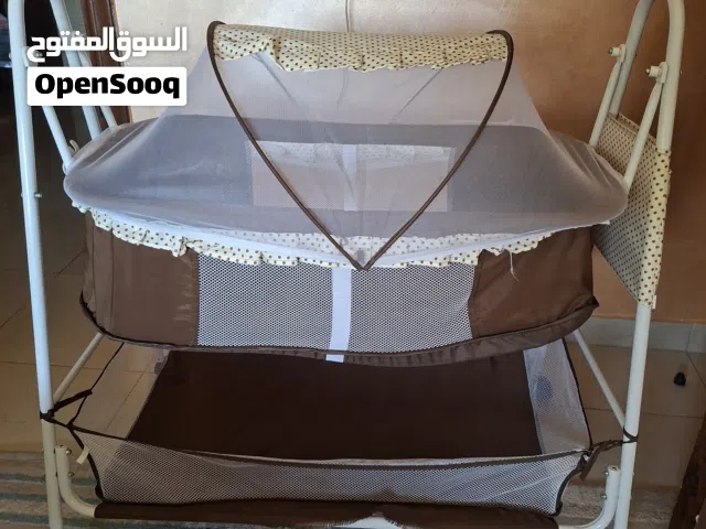 تخت بيبي حديثي الولاده