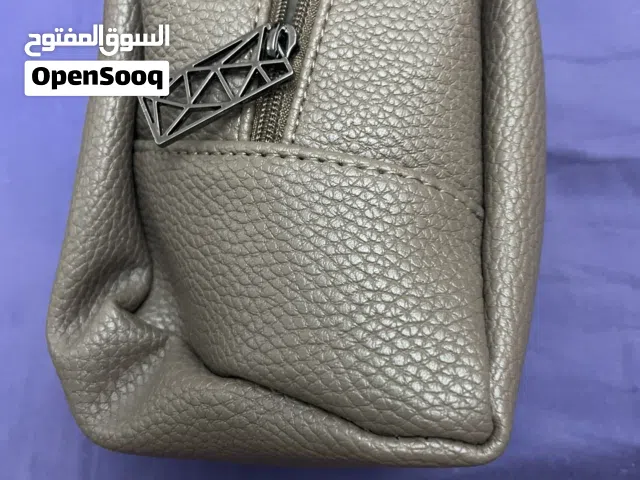 حقائب ماركة أرماني