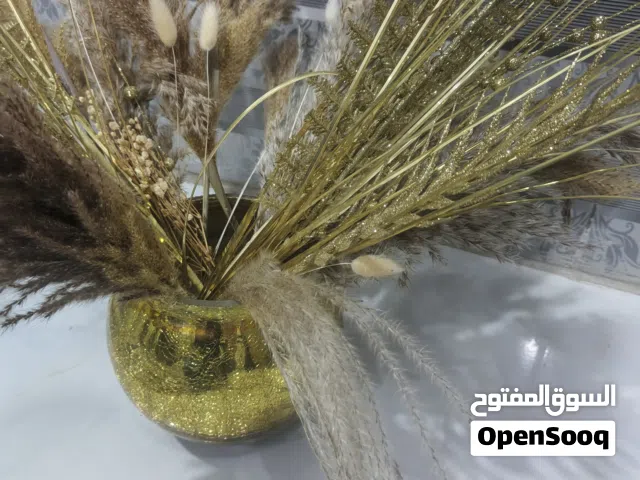 مزهرية ذهبي مع ملحقاته ومفارش طبلات