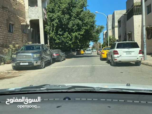 منزل للبيع ثلاته طوابق على واجهتين يفتح من خلف على شارع ستى مول