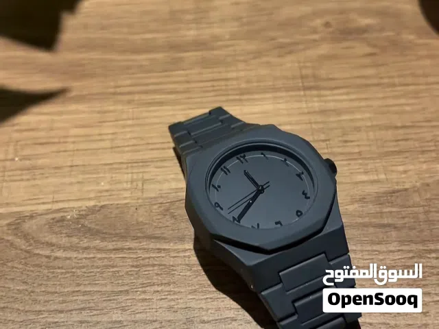 ساعة كربون اسود فاخرة