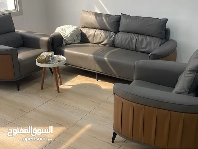 اثاث مكتب بحالة جيده دبي راس