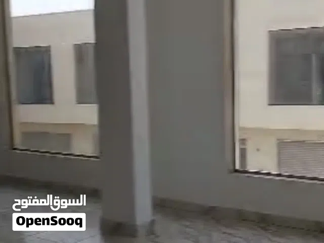 محل تجاري للإيجار بموقع مميز قرب الدبلوماسي مول