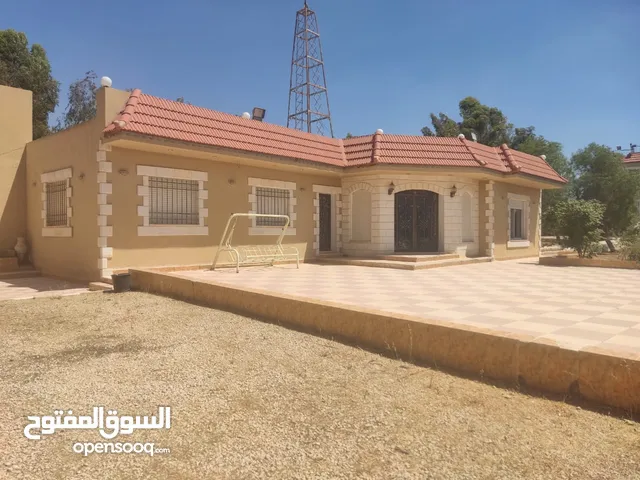 مادبا حواره مزرعه للبيع