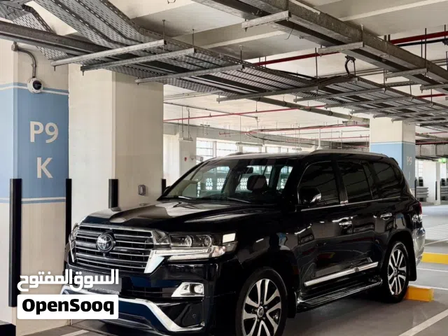 Land cruiser 5.7 vxr black edition