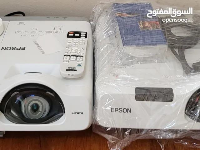 Epson PowerLite 530 XGA 3LCD Projector in Perfect condition