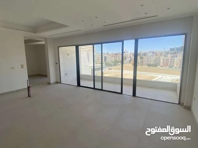 شقه فارغه للايجار في منطقه السابع لم تسكن الطابق الثالث مساحه 150 م