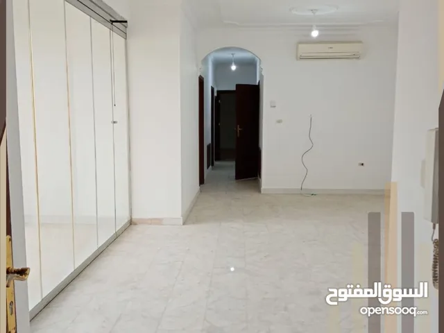205 m2 4 Bedrooms Apartments for Sale in Amman Al Rabiah