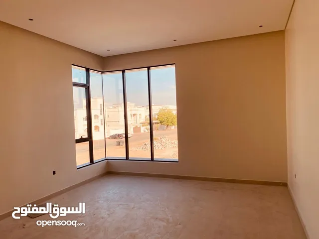 423 m2 More than 6 bedrooms Villa for Sale in Muscat Al Mawaleh