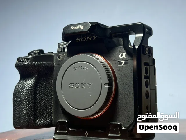sony a7 iv body مع كيج