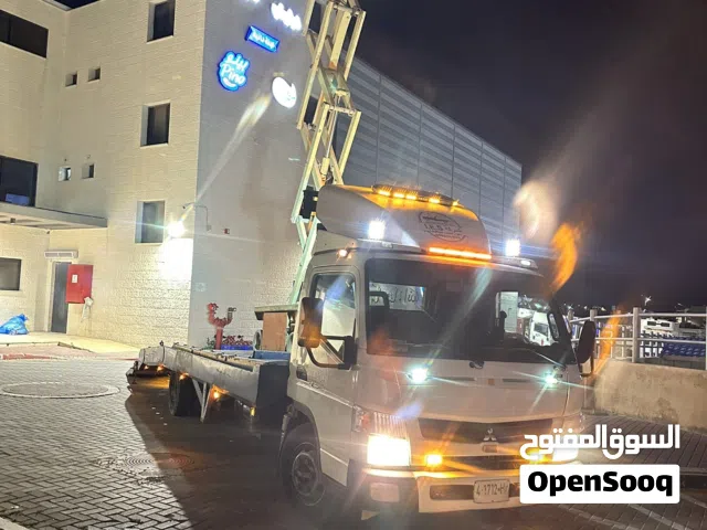 رافعة مقصية للإيجار