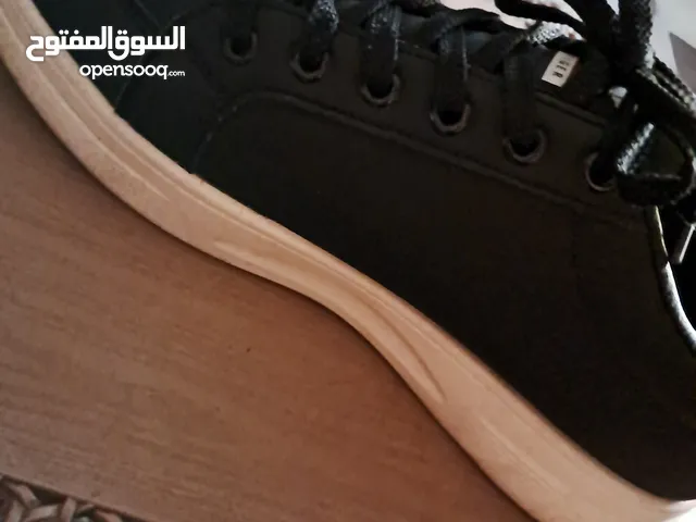 Tommy Hilifiger shoes