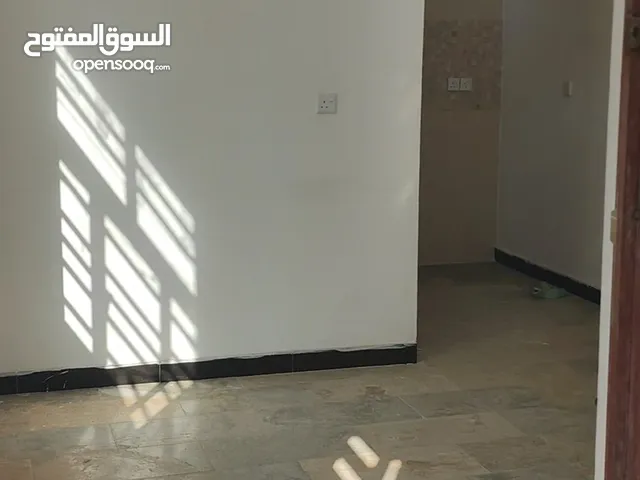 شقة أرضية للايجار في كم سارة