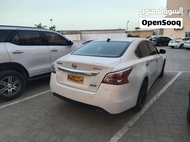 2012 نيسان التيما SL