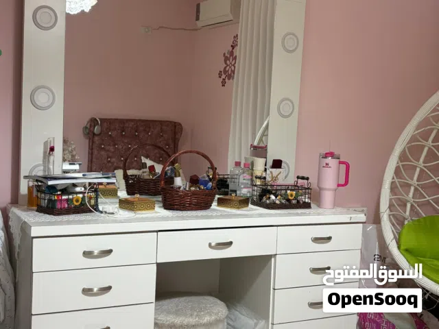 بيع غرف نوم + طاولة سفرة بحالة ممتازة