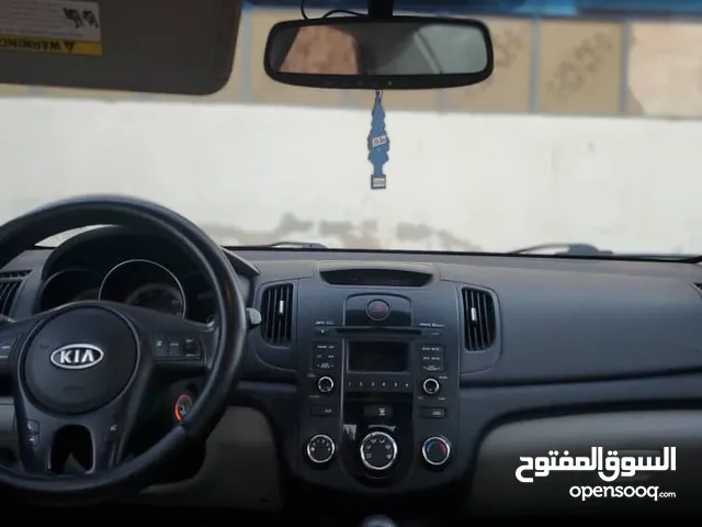 تاكسي ومندوب توصيل طرابلس إلي زوارة او اي مكان