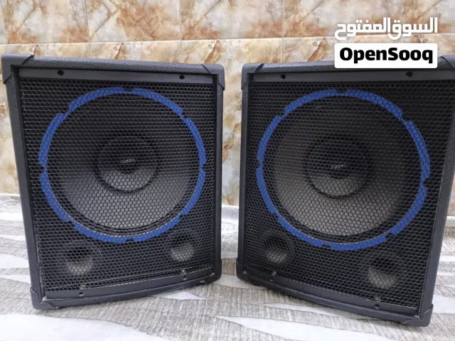سماعات او مضخمات صوت زوج للبيع استعمال قليل