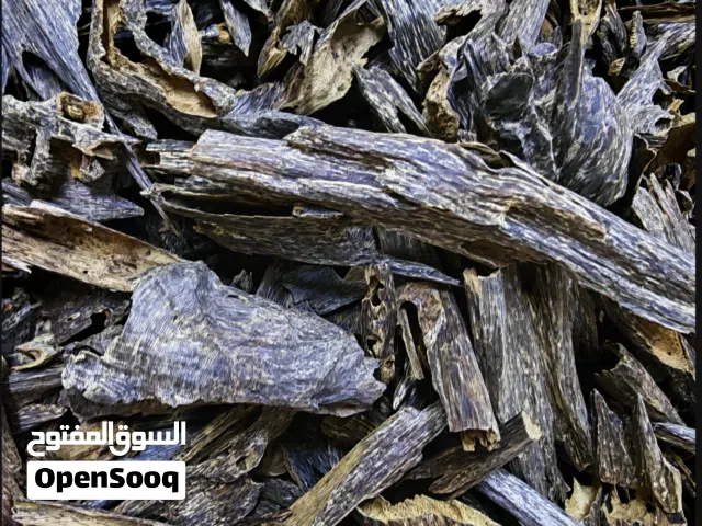 نوادر عود السيوفي ( تربل سوبر ) الطبيعي (( الكمية محدوده )) التواصل عبر الواتساب (( السعر للتوله ))