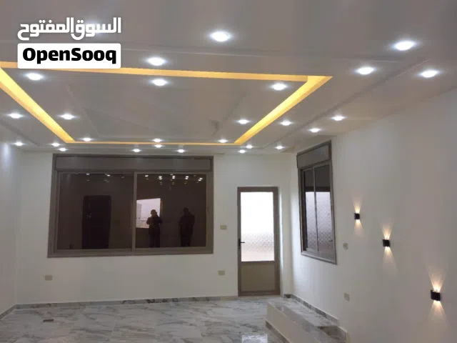 رووف دوبلكس 220 م مع ساحه كبيره 80م للبيع جنوب دوار اللوازم وغرب المستشفى التخصصي