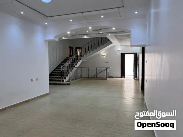 فيلا للإيجار بمنطقة السراج 13