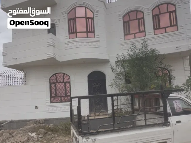 بيت دورين مساحه ثلاث شقق للإيجار