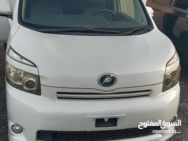Toyota Voxy Voxy S-Z in Aden