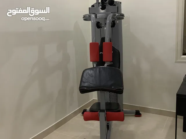 للبيع جهاز حديد وجهاز هزاز استعمال نظيف جدا بحاله جديده