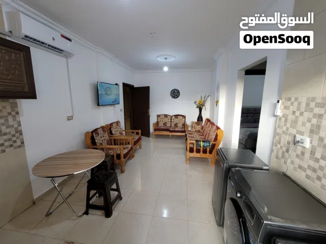 شقة مفروشة للايجار يومي اسبوعي شهري عائلات فقط فقط اشارة الاسكان . دوار القبة