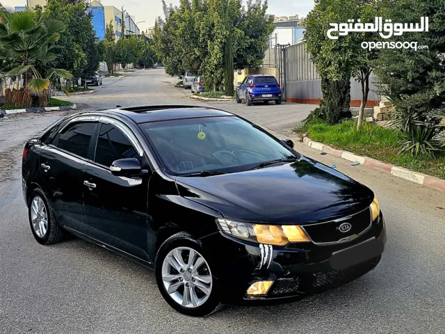 كيا فورتي فل مع فتحه سقف وبصمه 2011 اصل برايفت