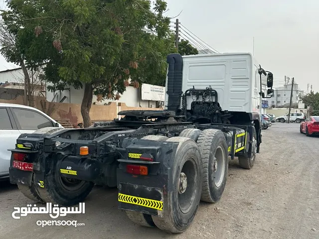 Volvo trailer head in good condition Model 2013 فولفو راس تريلة موديل 2013 بحالة جيدة 6 وييل