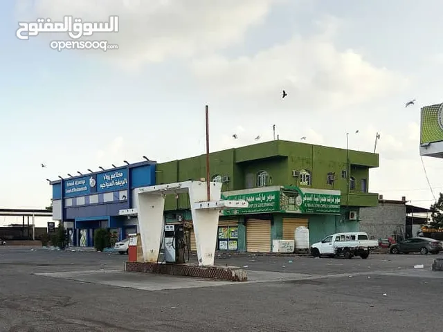 للبيع مجمع سياحي ومحطه متكامله للبيع وعلى الشارع الرئيسي للبريقه قبل الجسر العام على الجهه اليسراء