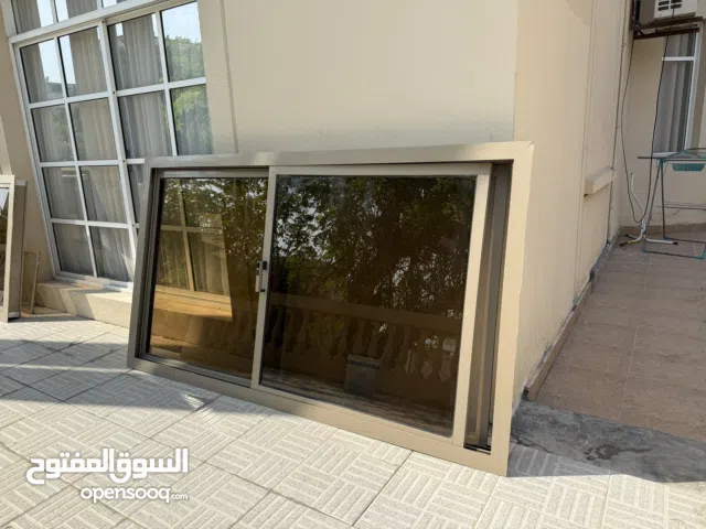 للبيع – دريشتين ألمنيوم سحاب مع زجاج عاكس