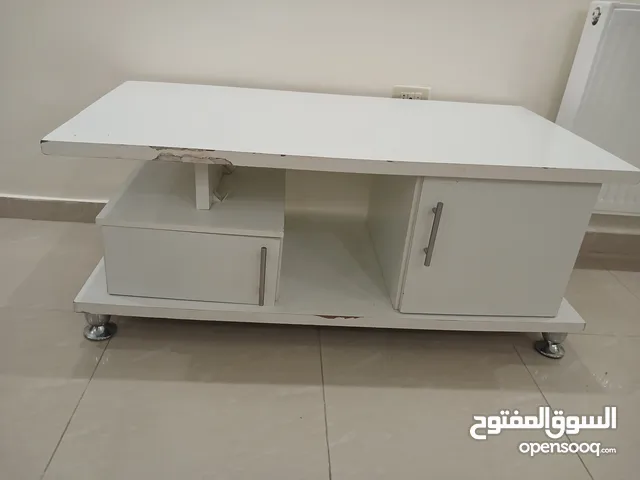 طاوله خشب بحاله جيده قياس120سم في 60سم