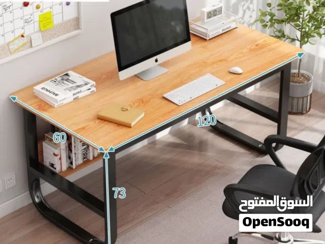 ميز مكتبي نوعية الخشب جدا ممتازه سطح الميز خشب والارجل حديد
