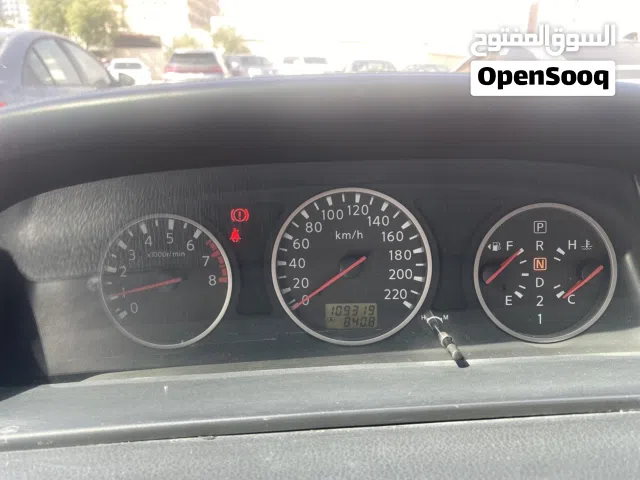 2013 نيسان X-تريل Standard