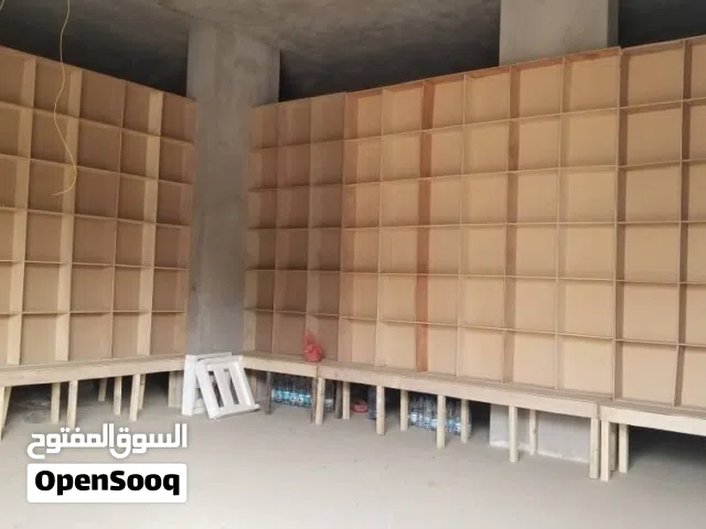 عرضها 10 متر في ارتفاع 2.40 الموقع بيت بوس السعر 130.000 التخشيبه جديد